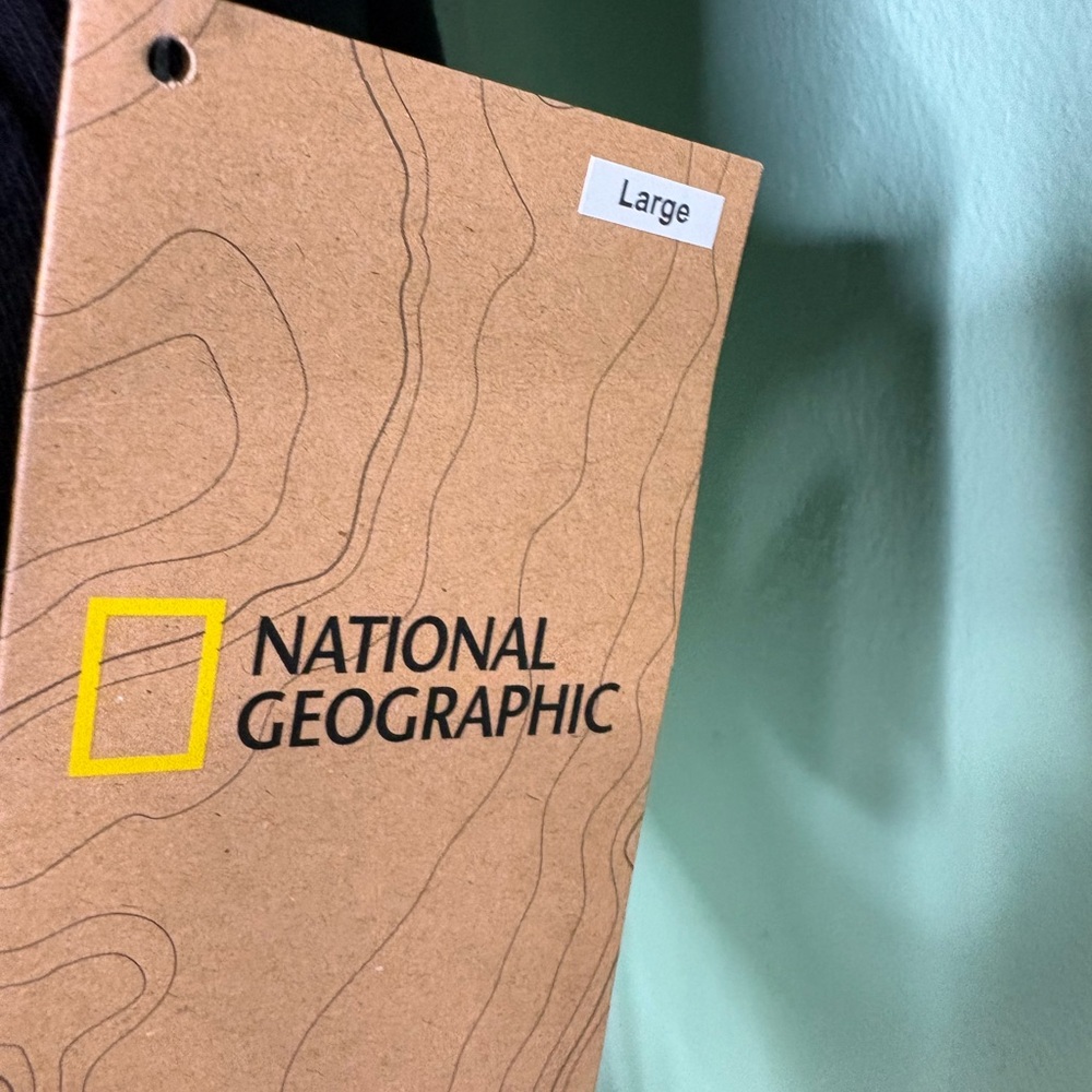 National Geographic Brown Kraft Tag with Yellow Frame Logo - Picture 3 of 4